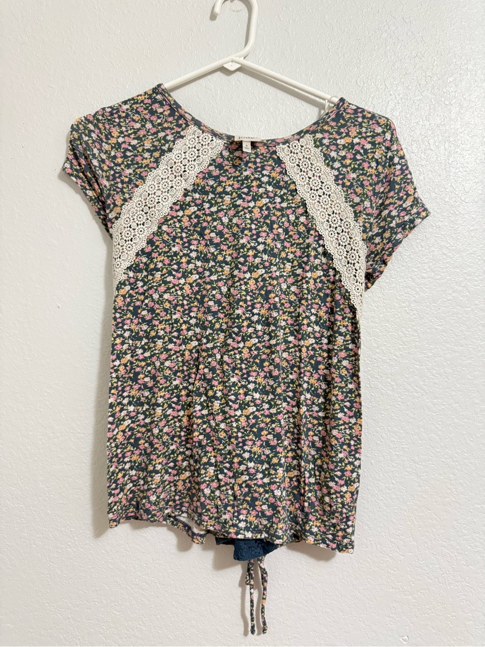 Belle Du Jour Floral Lace Inset Short Sleeve Top - Pink & Green